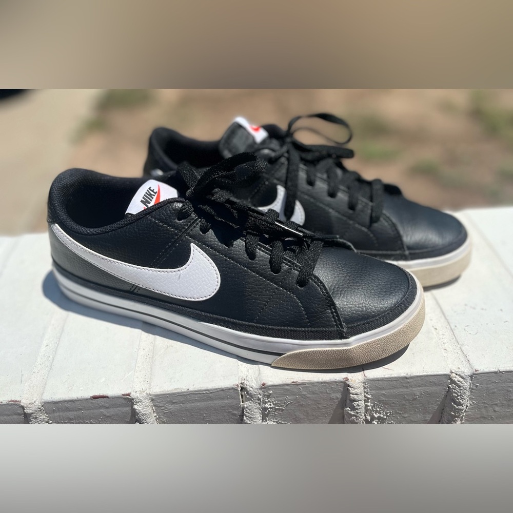Nike Court Legacy White Black Leather Sneakers Tennis Shoes Low Top Comfy Sz 8.5